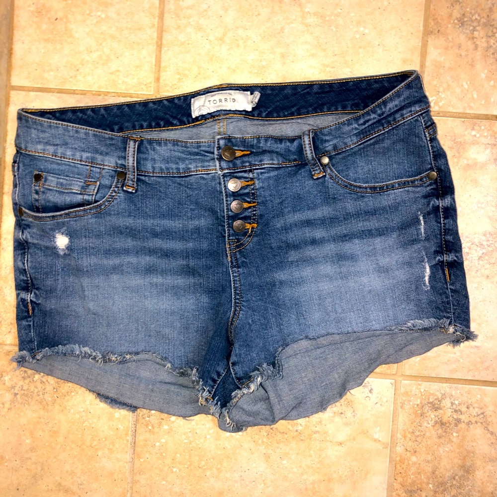 Torrid button fly jean shorts size 14
